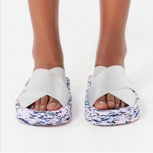 Urban Outfitters Cross Confetti Slides Sandals 9